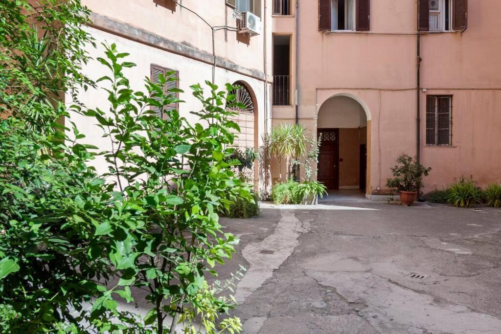 Vlad House, Close The Colosseum 罗马 外观 照片
